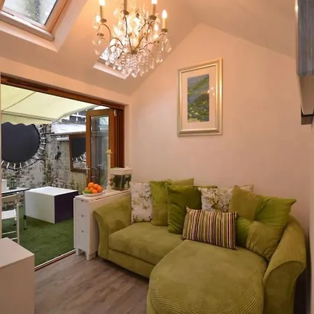 Compact, Central Apartment, Dog Friendly. Kingsbridge  Exterior photo