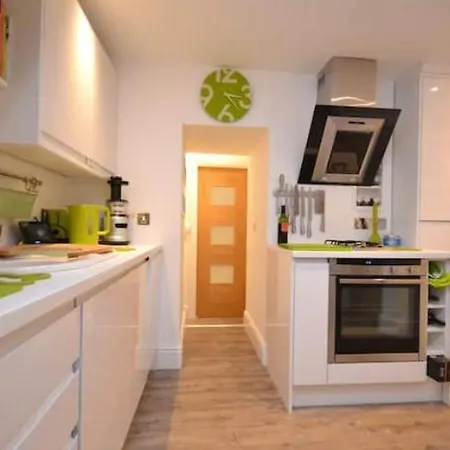Compact, Central Apartment, Dog Friendly. Kingsbridge  Exterior photo