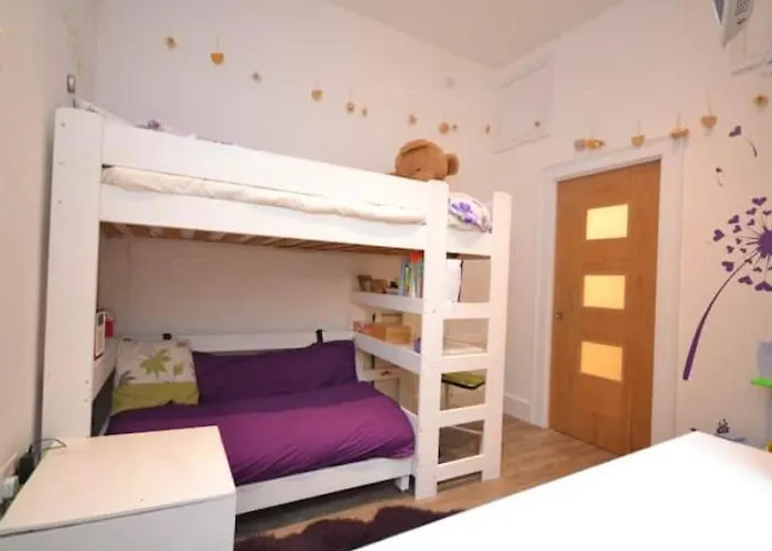 Compact, Central Apartment, Dog Friendly.